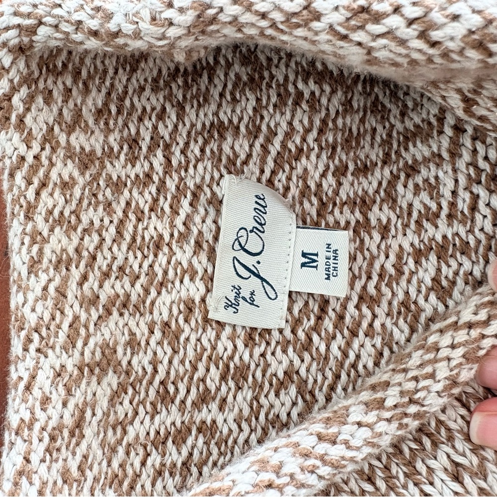 J. Crew Men's Sweater in Navy and Beige - Picture 4 of 8